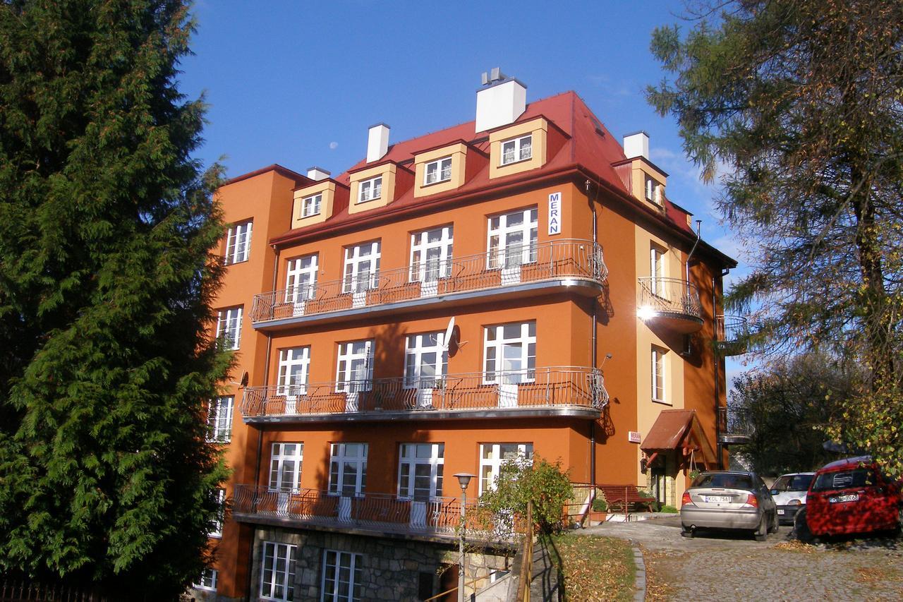 Zajazd Meran Krynica Zdroj Luaran gambar